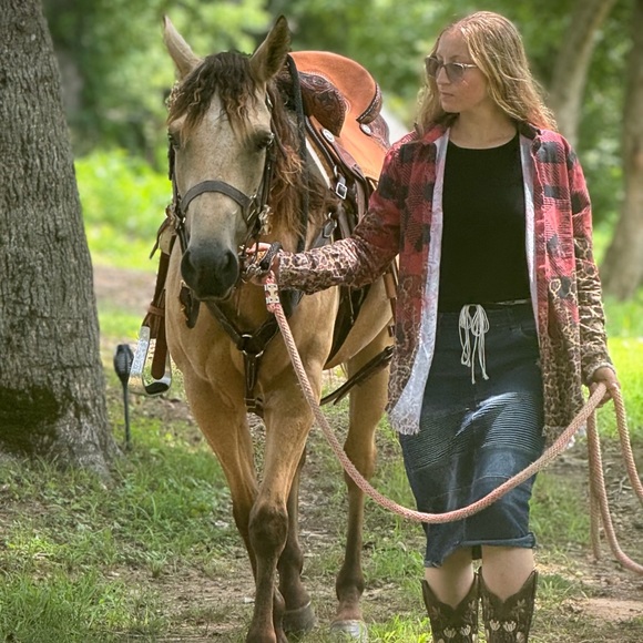 Meet your Posher, Grace Moore👋🏼 - Picture 6 of 14